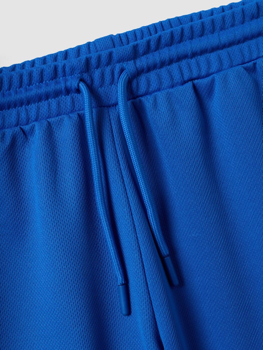 Completo blu e bianco in puro cotone con top e shorts_3