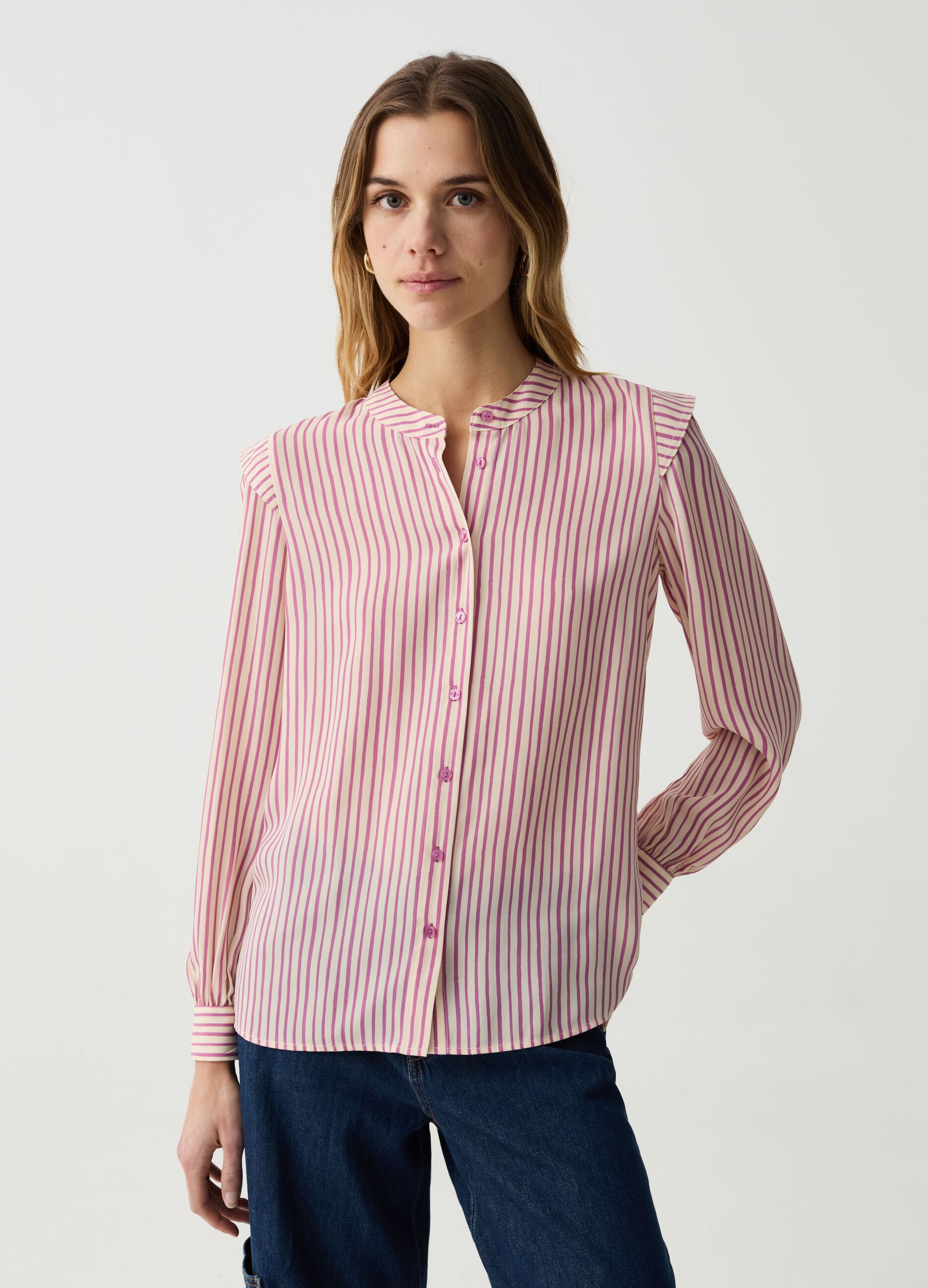 Camicia maniche a sbuffo con volant