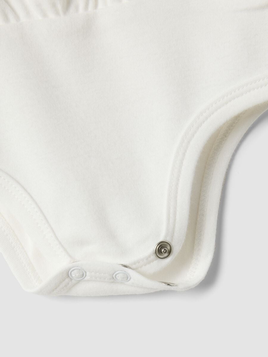 Body bianco con colletto in puro cotone organico per neonata_3