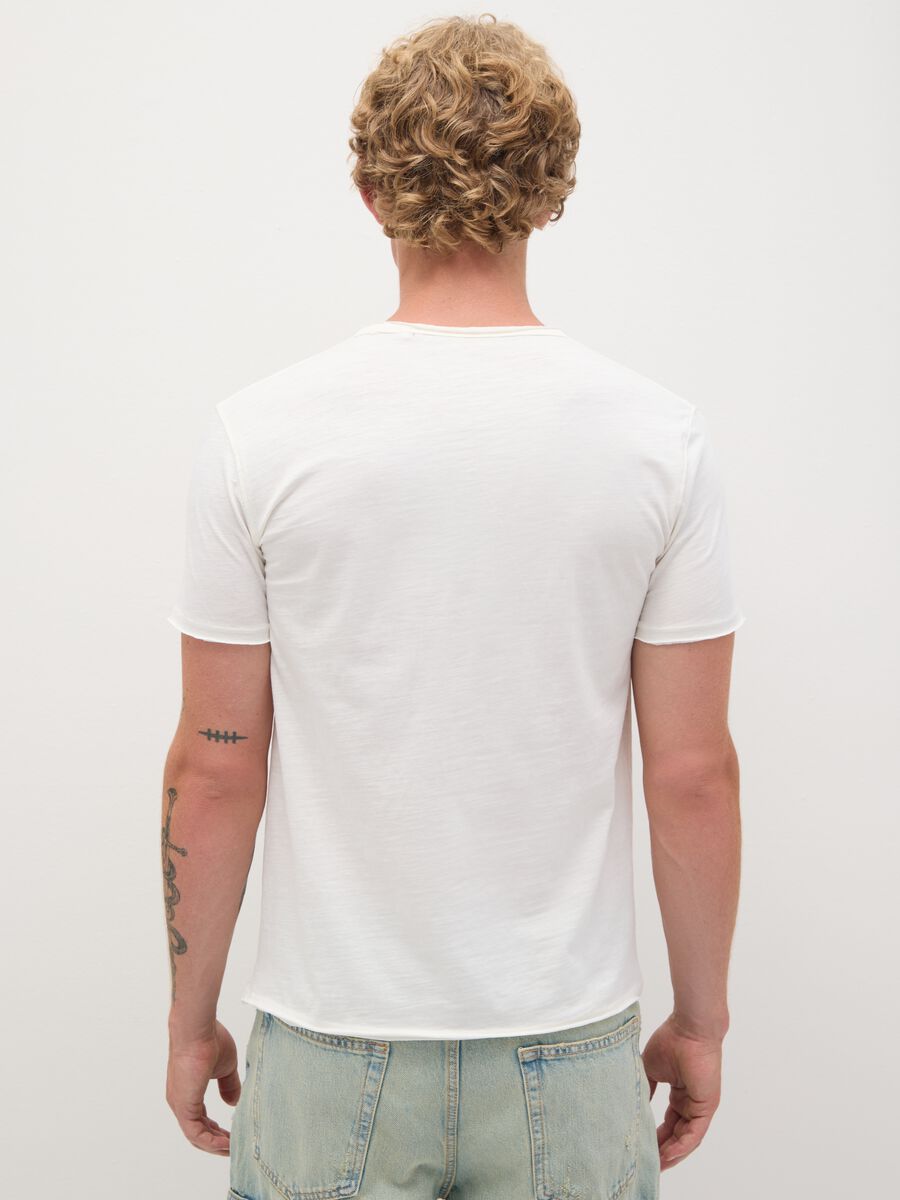 Cotton T-shirt with round neck_3