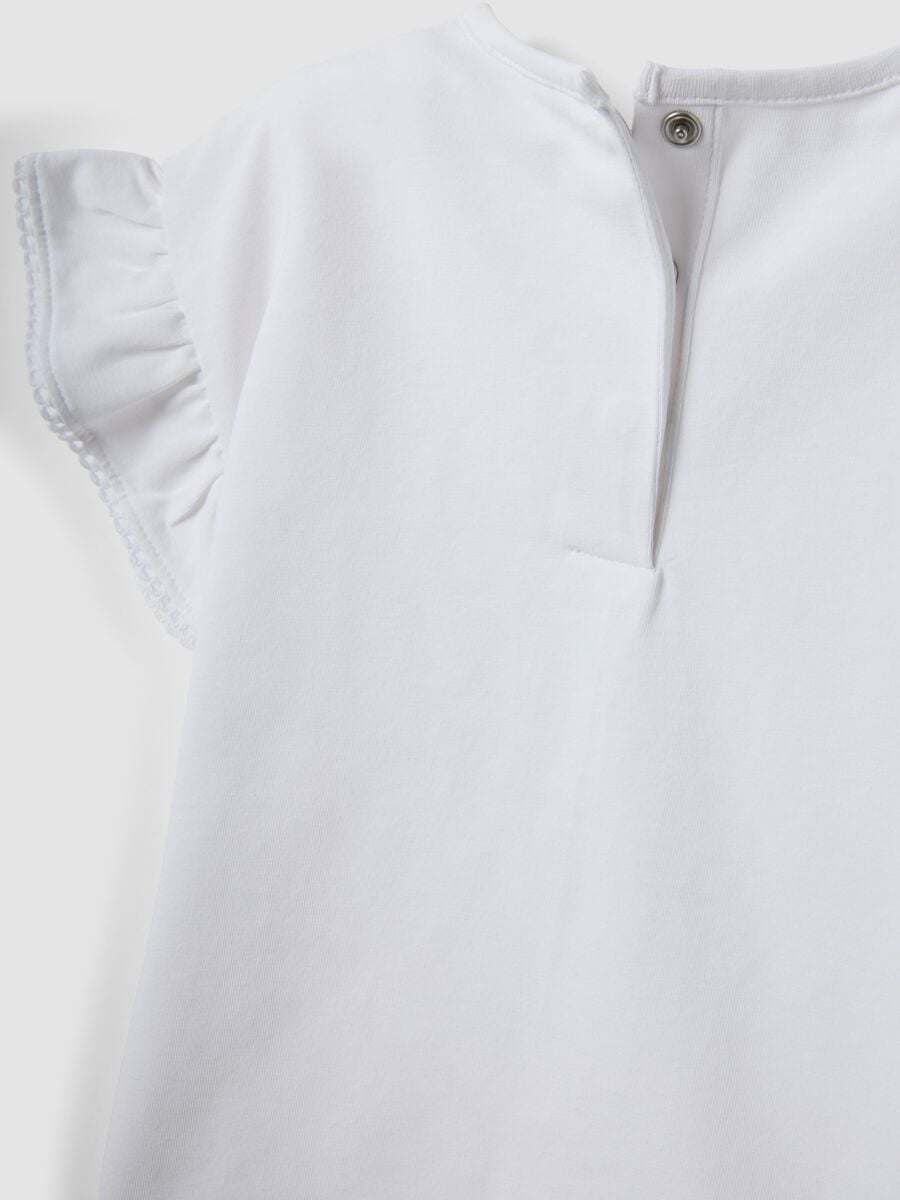 White stretch cotton T-shirt with short ruffle sleeves for baby girl, regular fit_3
