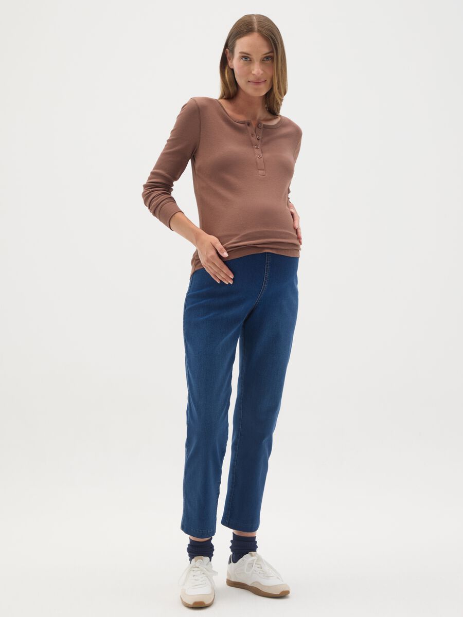 T-Shirt premaman marrone a maniche lunghe elasticizzata_0