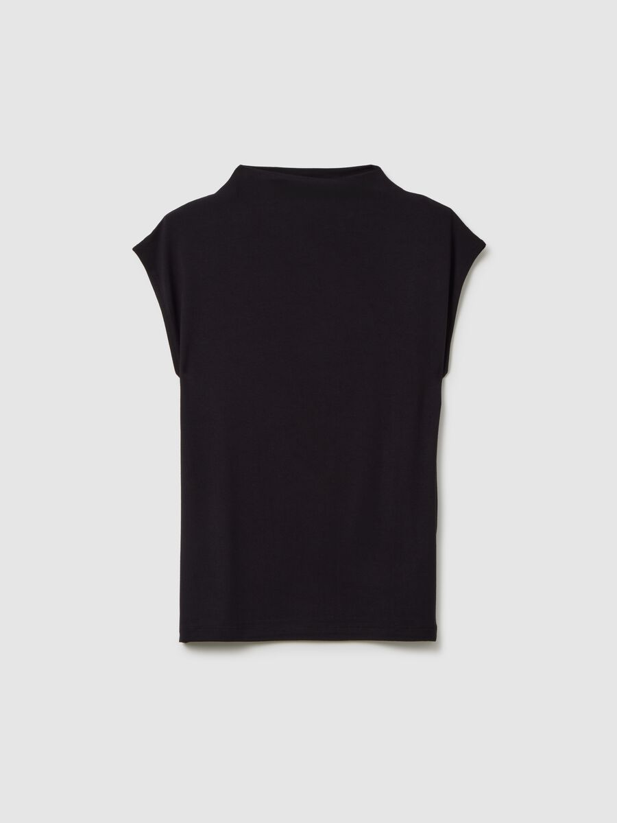 Black viscose blend top in relaxed fit_4
