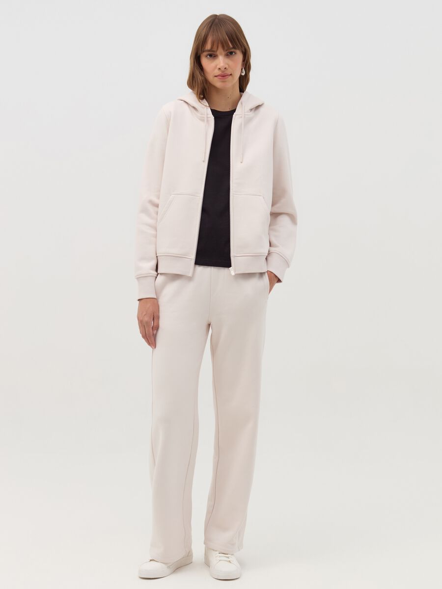 Essential sweatshirt with hood_1