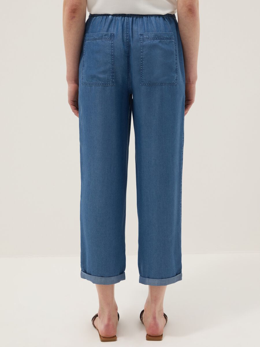 Light blue denim jeans in 100% lyocell with elasticated waist, relaxed fit_2