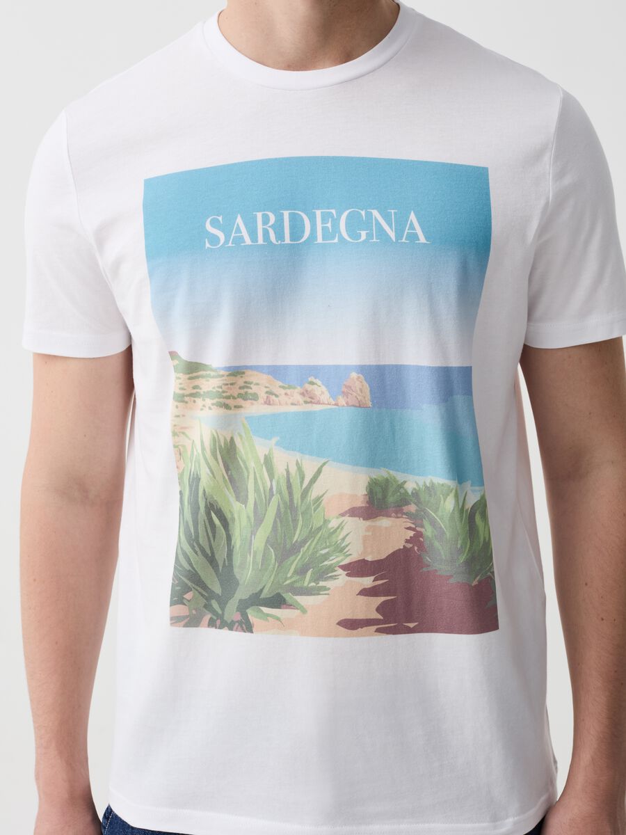 T-shirt in cotone con stampa Sardegna_1