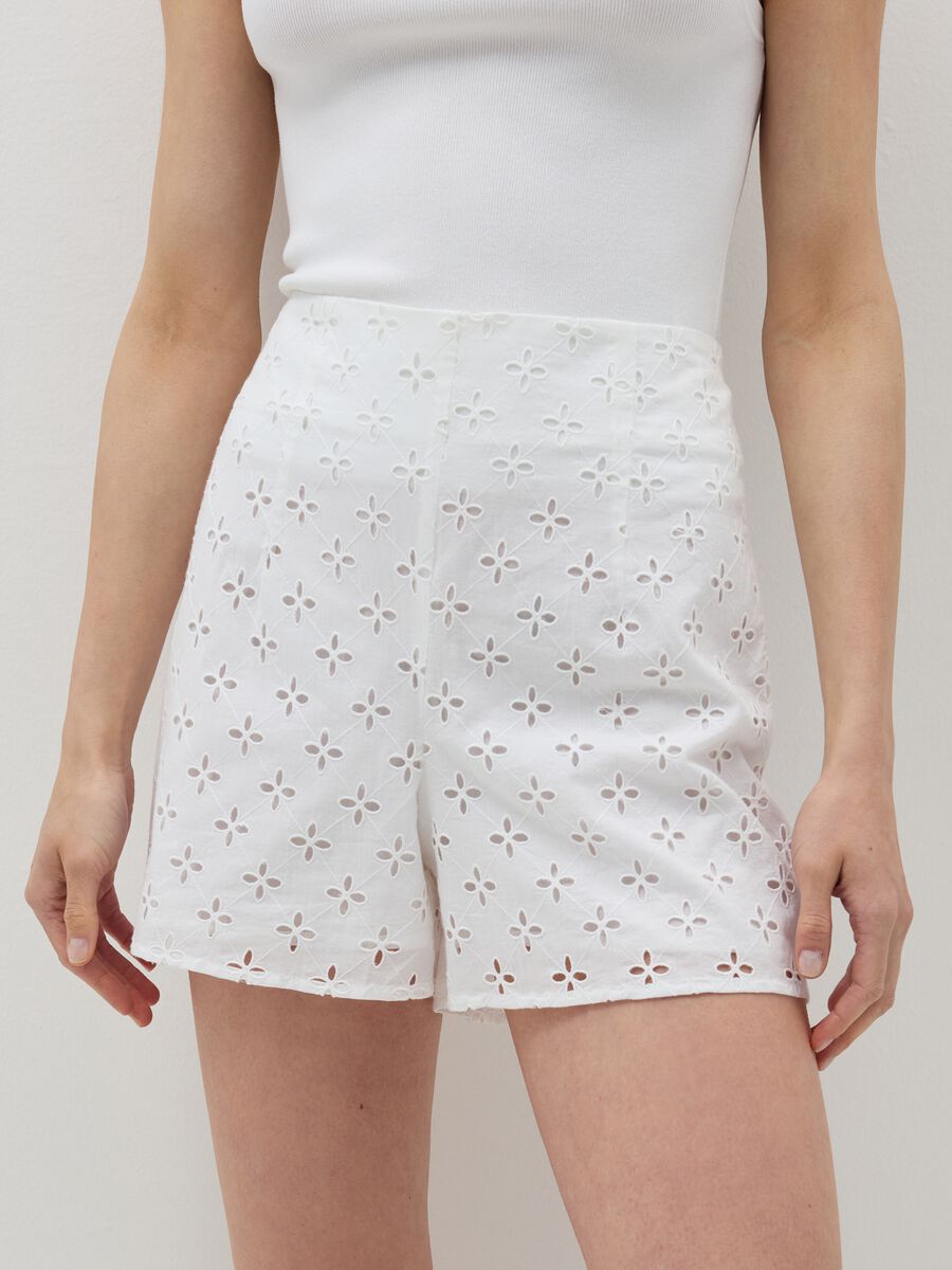 Broderie anglaise shorts_1