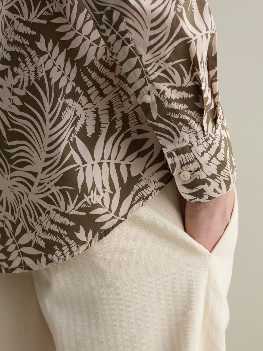 Cotton shirt with foliage print_3