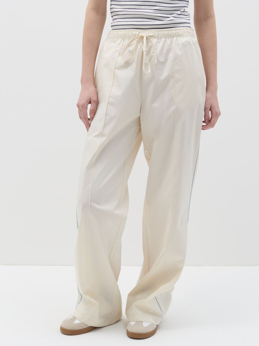 Poplin joggers with contrasting edging_1