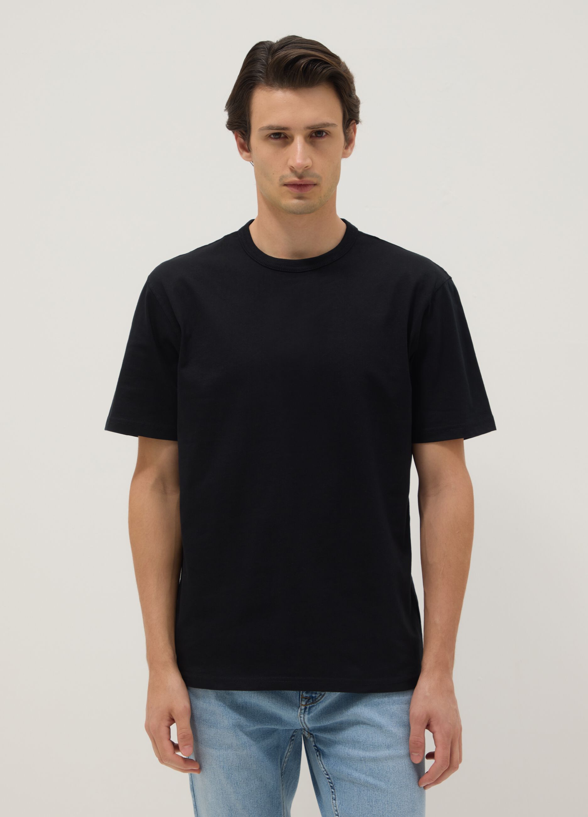 Black pure cotton crew neck t-shirt with relaxed fit