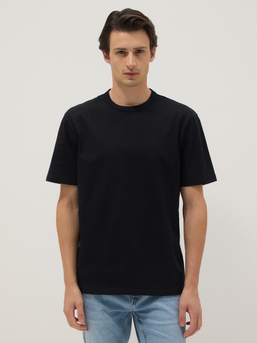 Black pure cotton crew neck t-shirt with relaxed fit_0