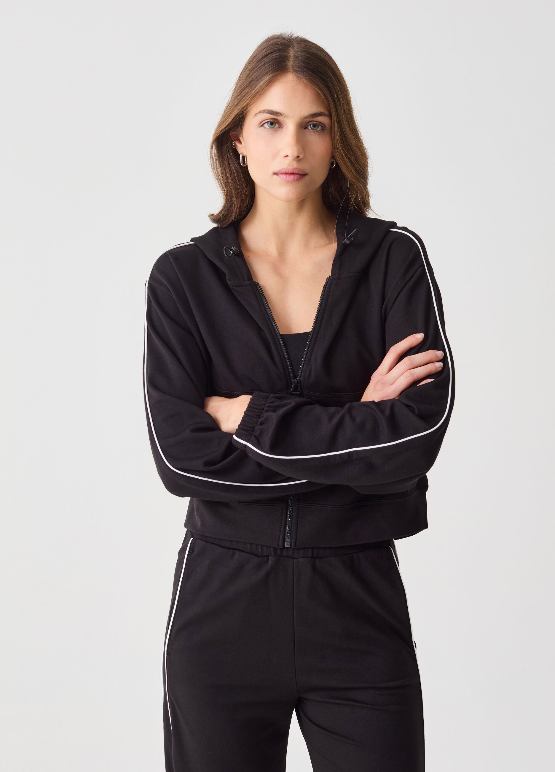 ALTAVIA STUDIO crop full-zip sweatshirt with hood and piping