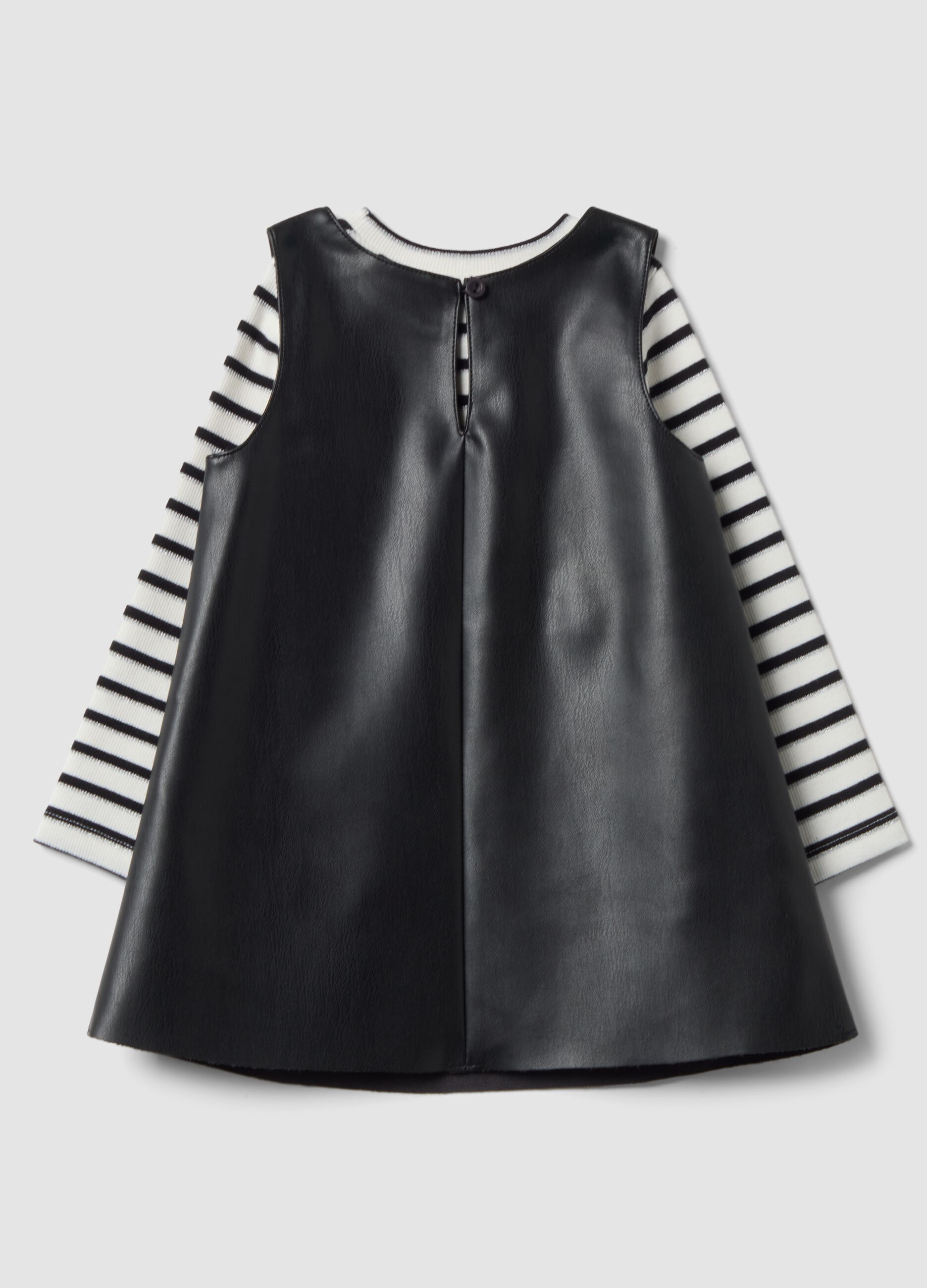 Set nero con abito girocollo e maglia a righe girocollo