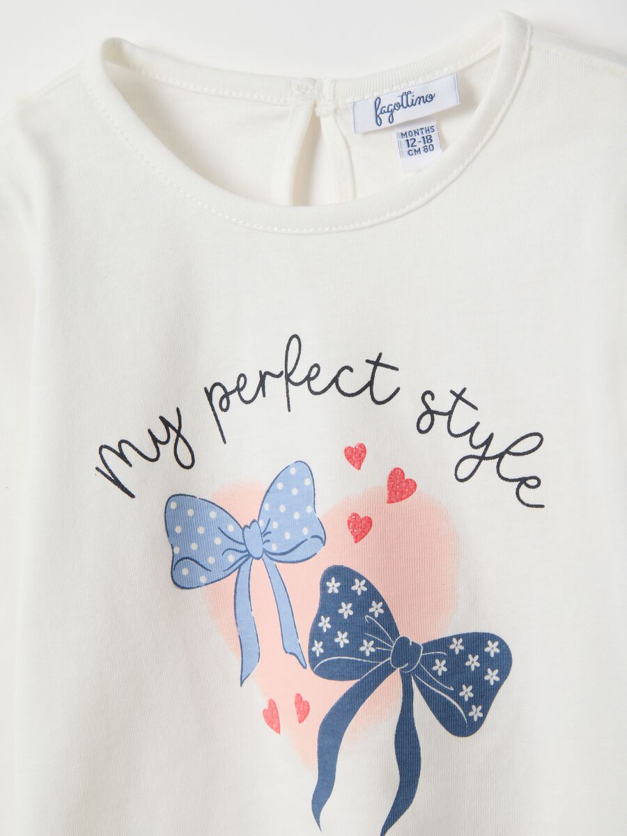 Pure cotton white regular fit t-shirt for girls_2