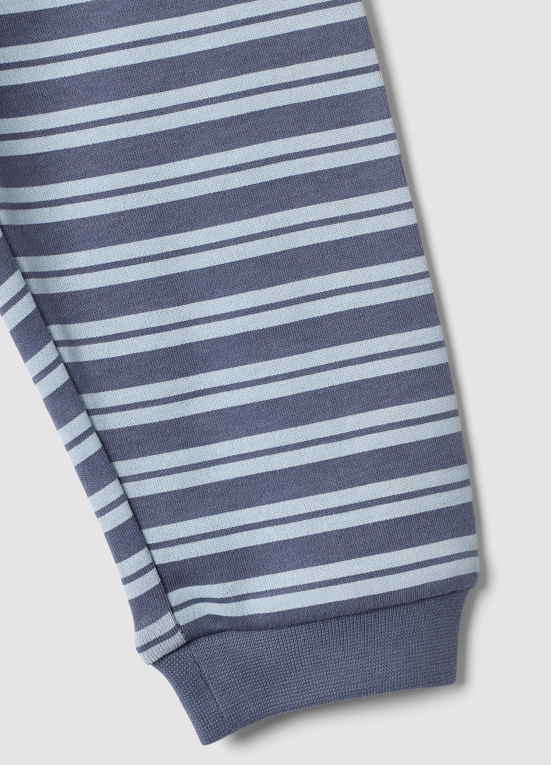 Pigiama viola in puro cotone organico con maglia e pantaloni rigati per neonato e bimbo