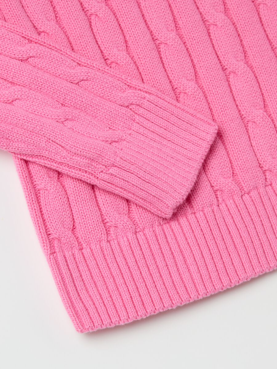 Ribbed pullover with cable-knit design_5