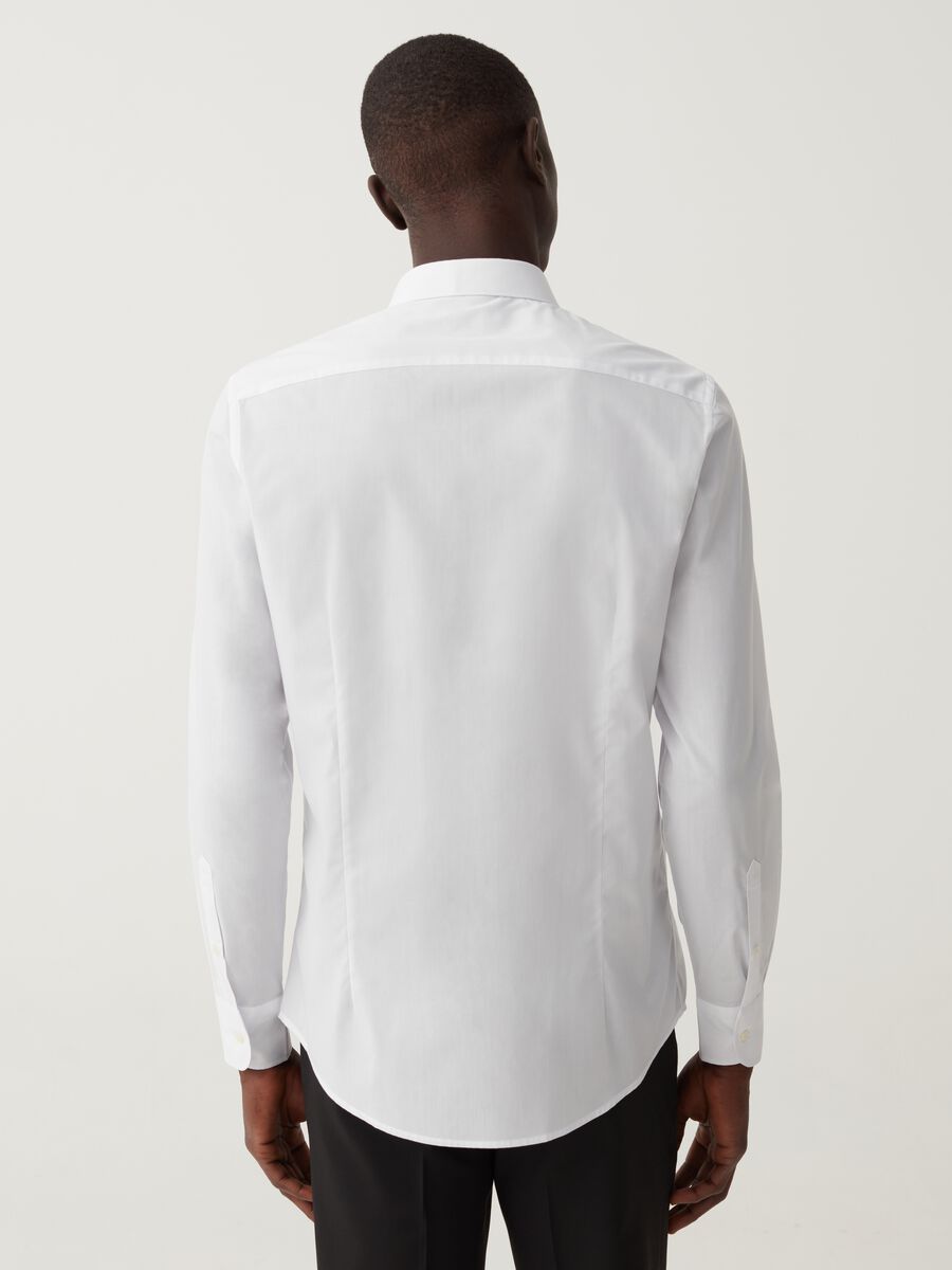 Slim-fit shirt with cut-away collar_2