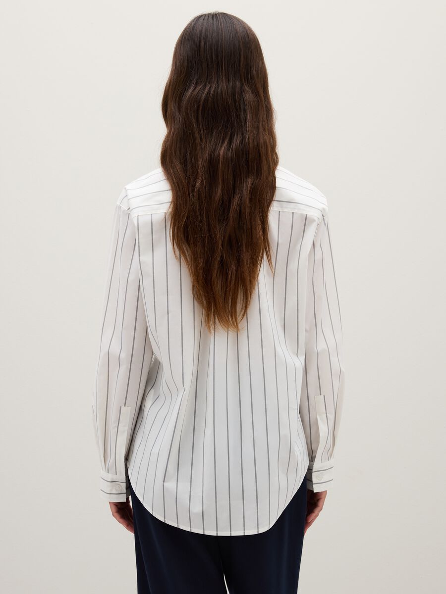 Striped white shirt in stretch fabric_2