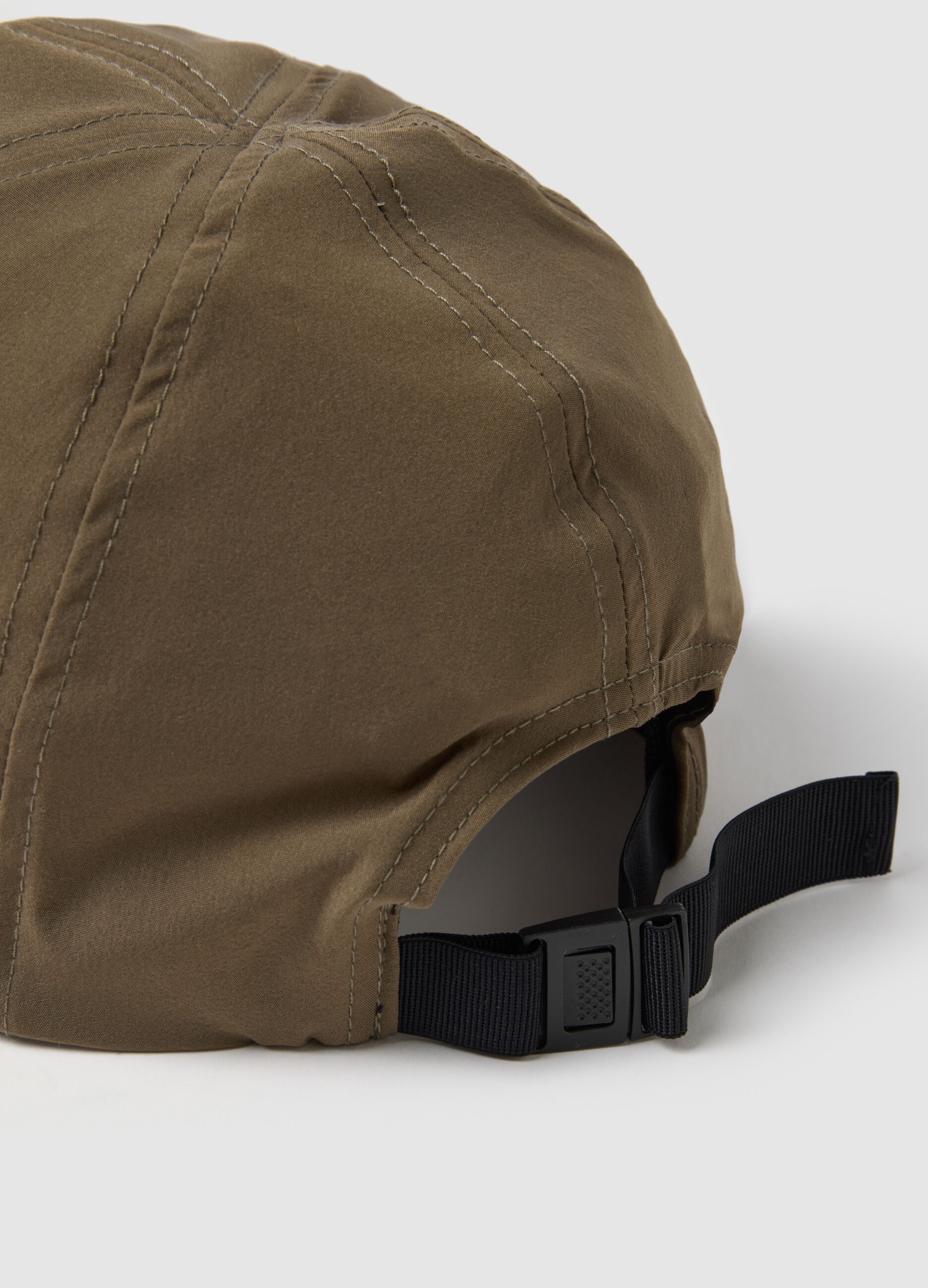 Brown cap with adjustable visor