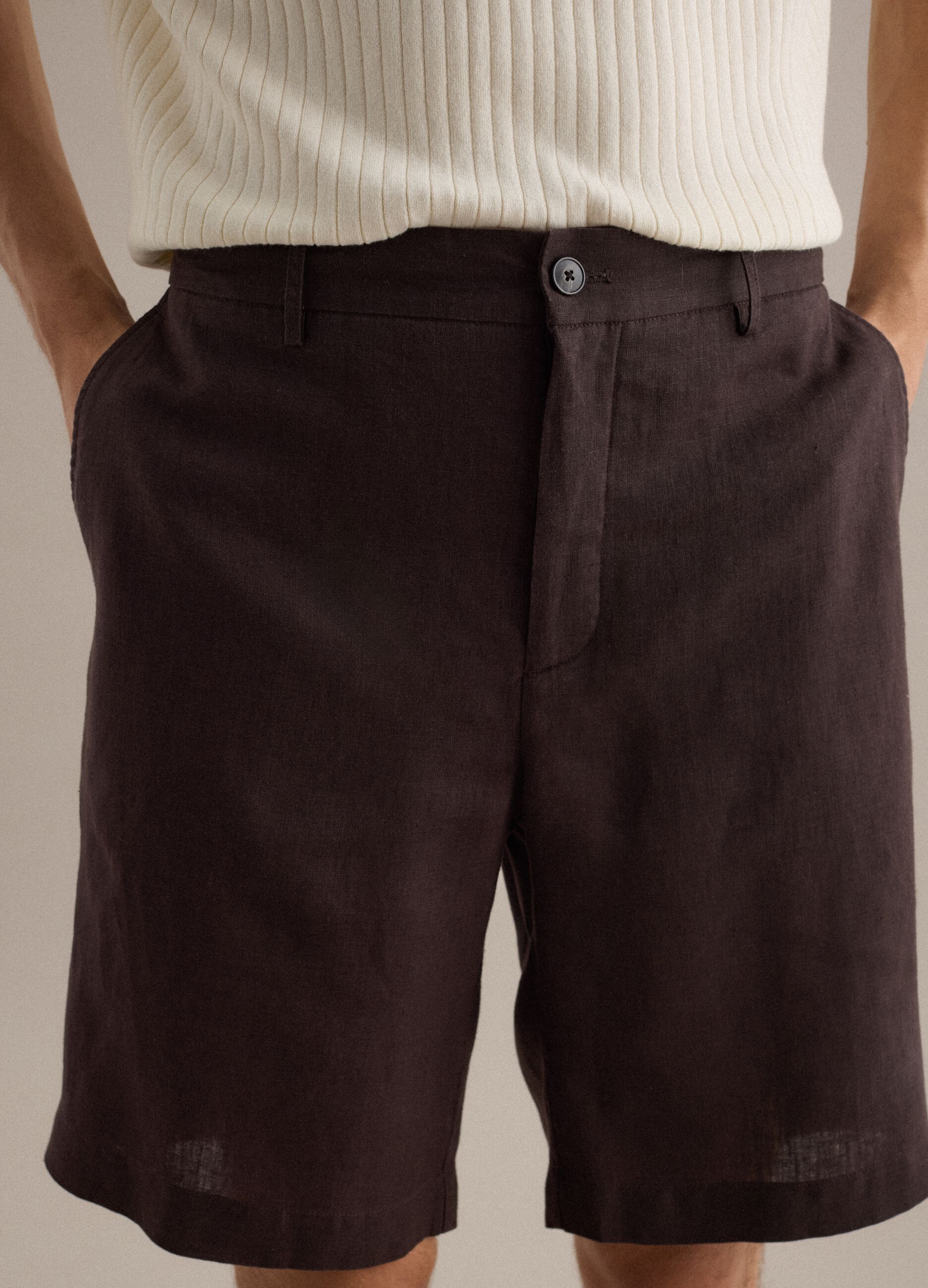 Brown pure linen Bermuda shorts with regular fit
