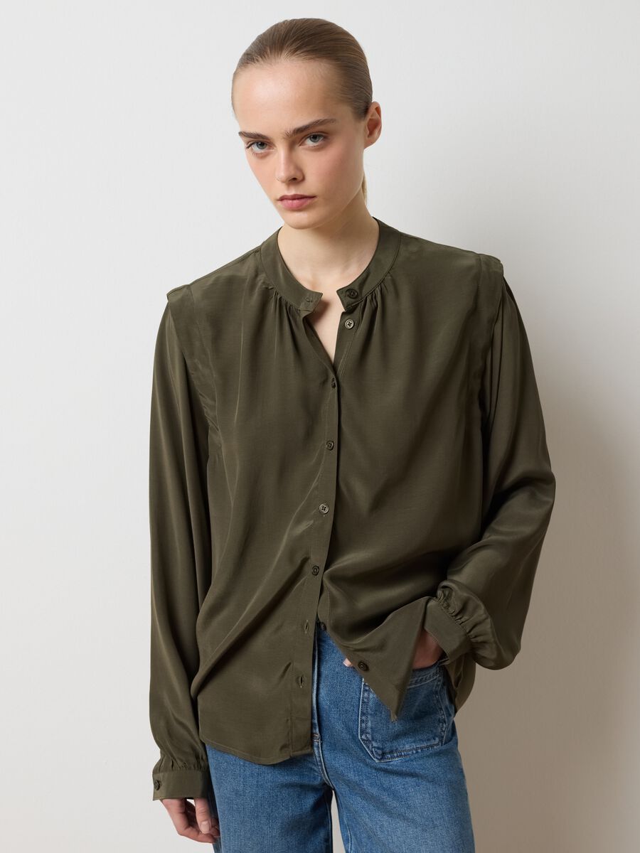 Camicia con collo alla coreana a maniche lunghe verde regular fit_1