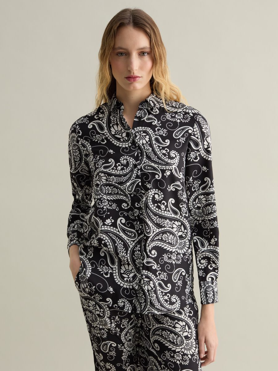 Shirt with paisley pattern_0
