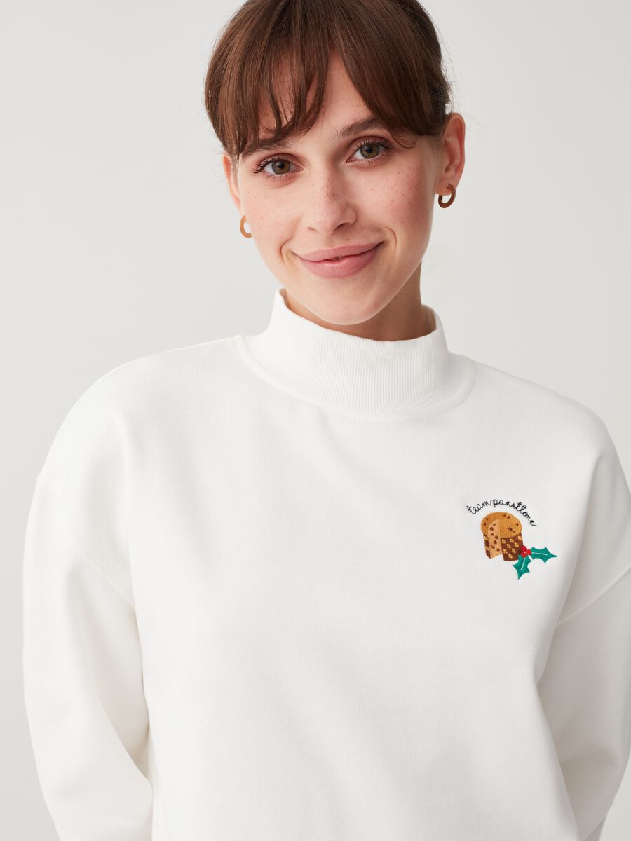 Oversized sweatshirt with Christmas embroidery_1