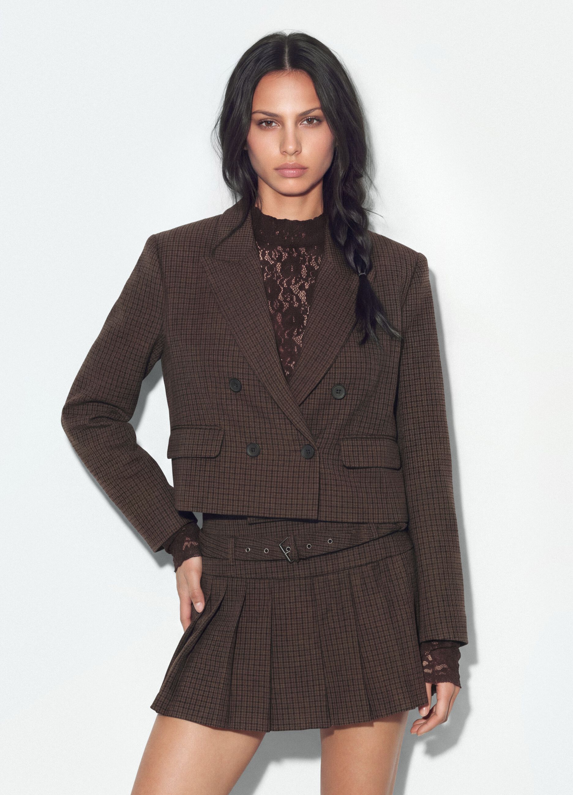 Blazer crop marrone in viscosa elasticizzata