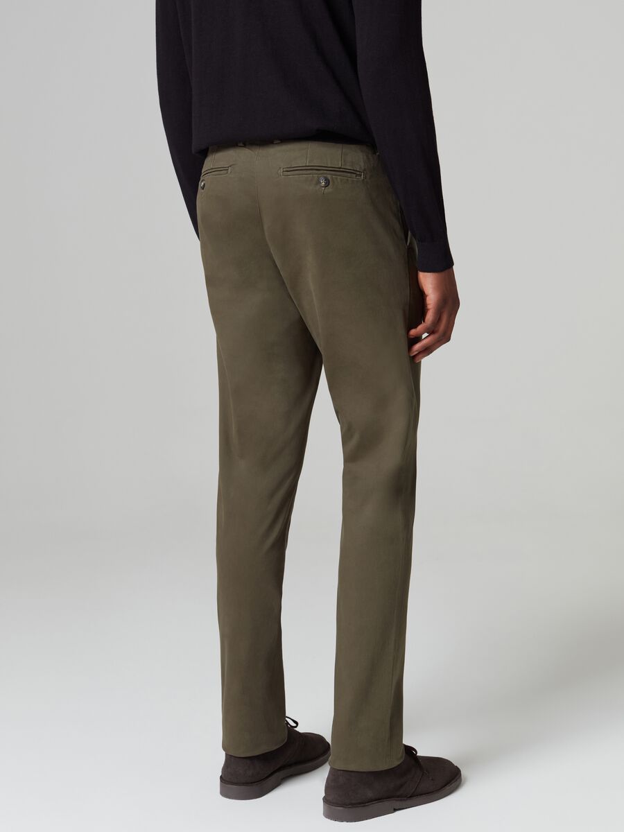 Pantaloni regular fit in twill stretch_2