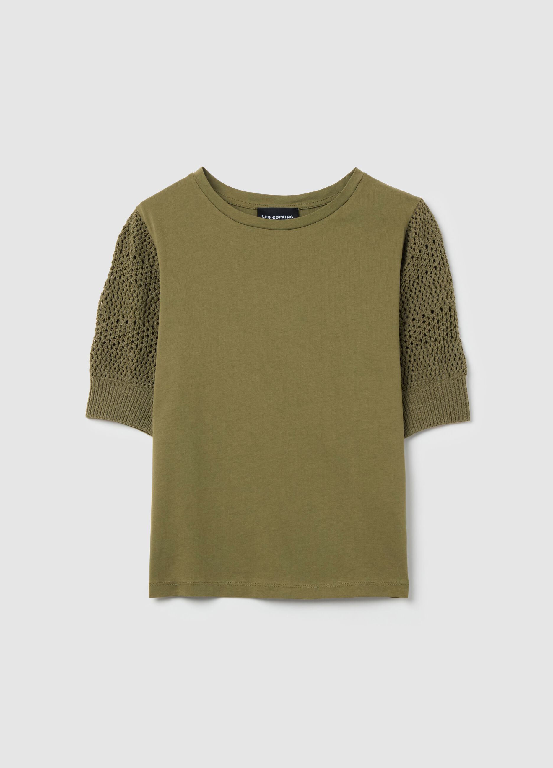 T-shirt with puff sleeves and crochet