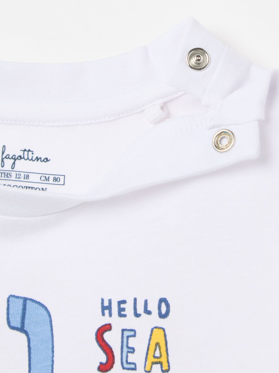 White and blue pyjamas in organic cotton with print_2