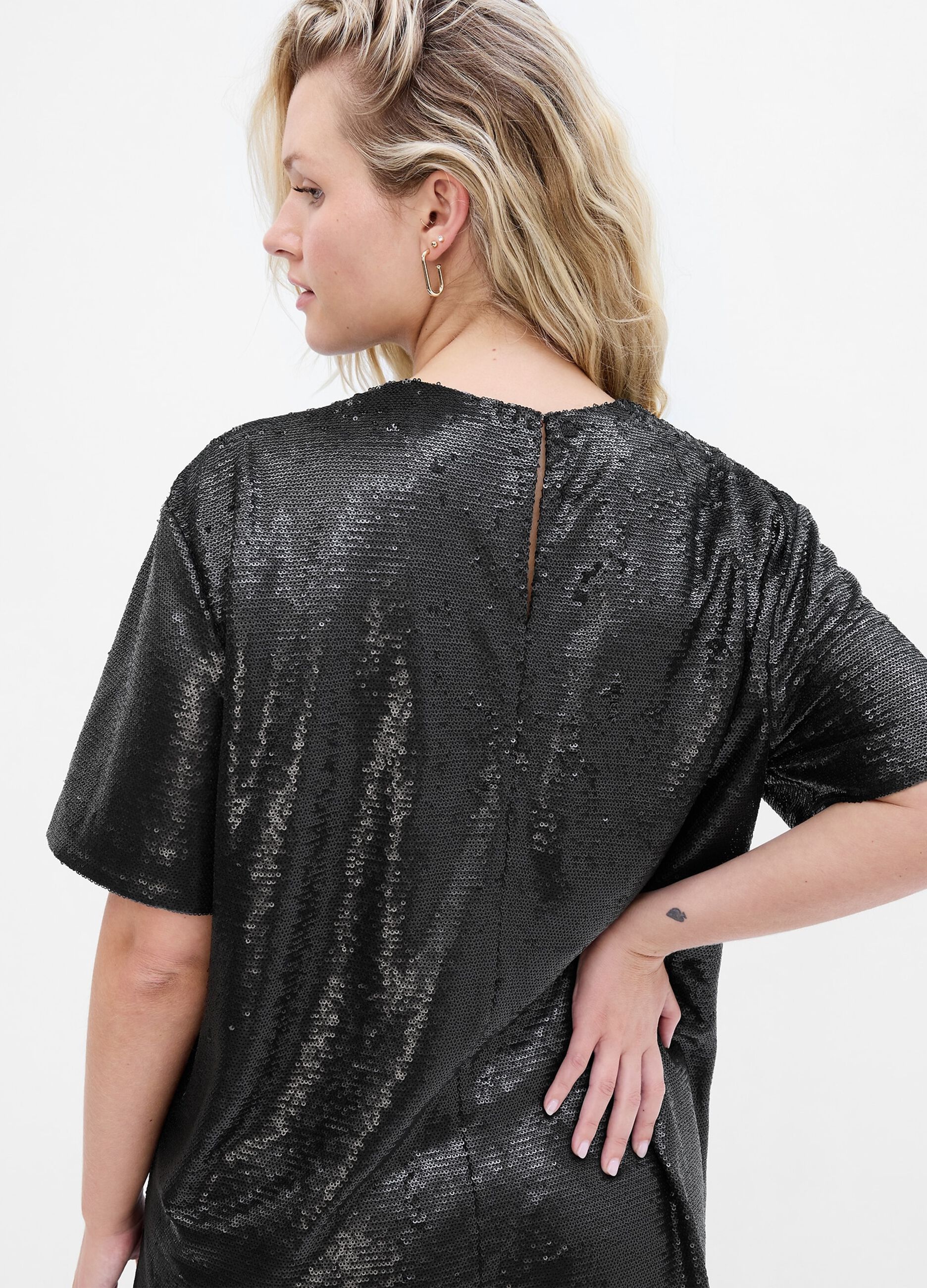 Abito corto in paillettes