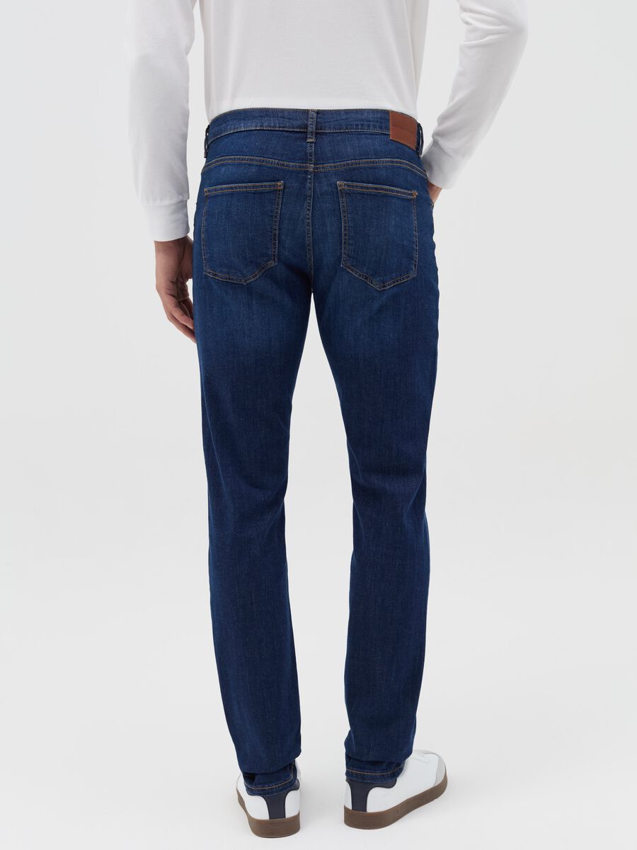 Slim-fit jeans with five pockets_3