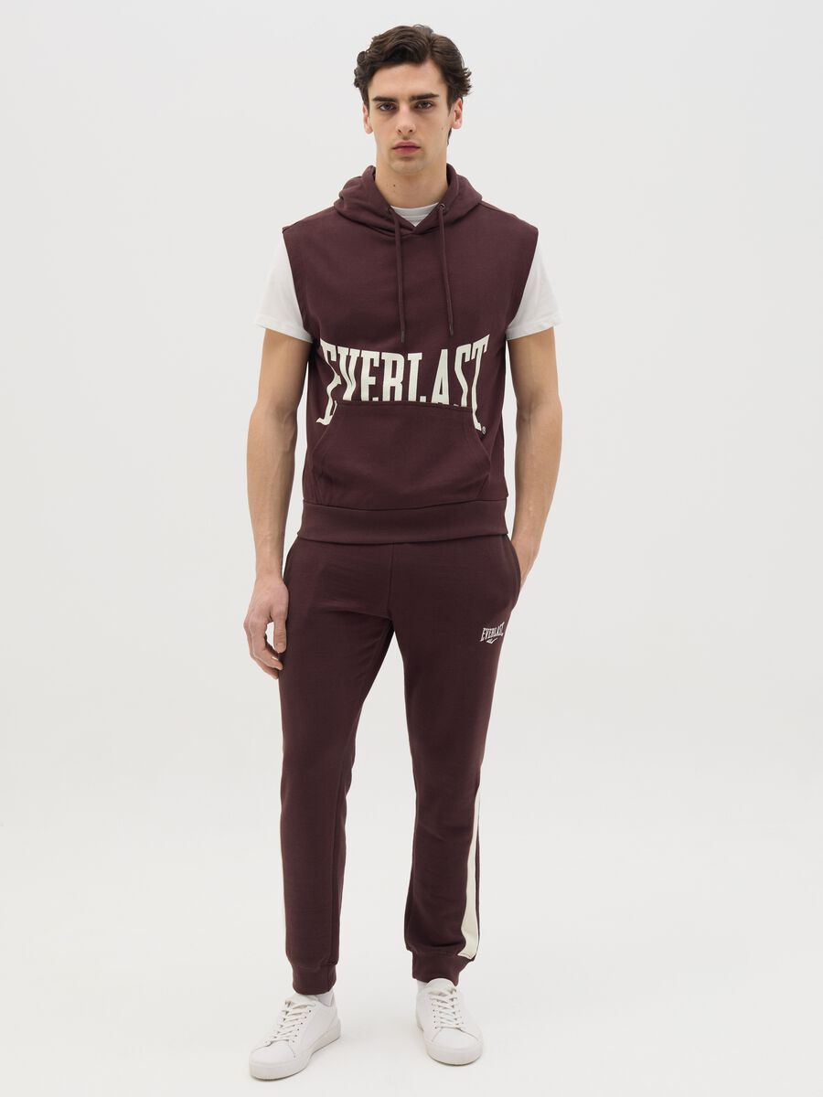 Brown sleeveless sweatshirt with print_1