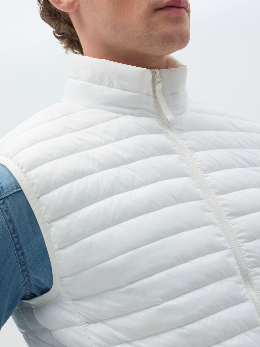 Full-zip ultralight gilet with high neck_2