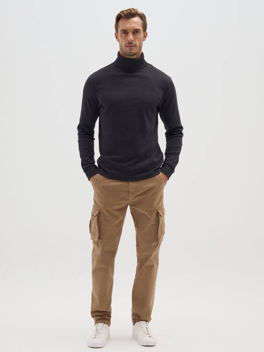 T-shirt nera a maniche lunghe in cotone_1