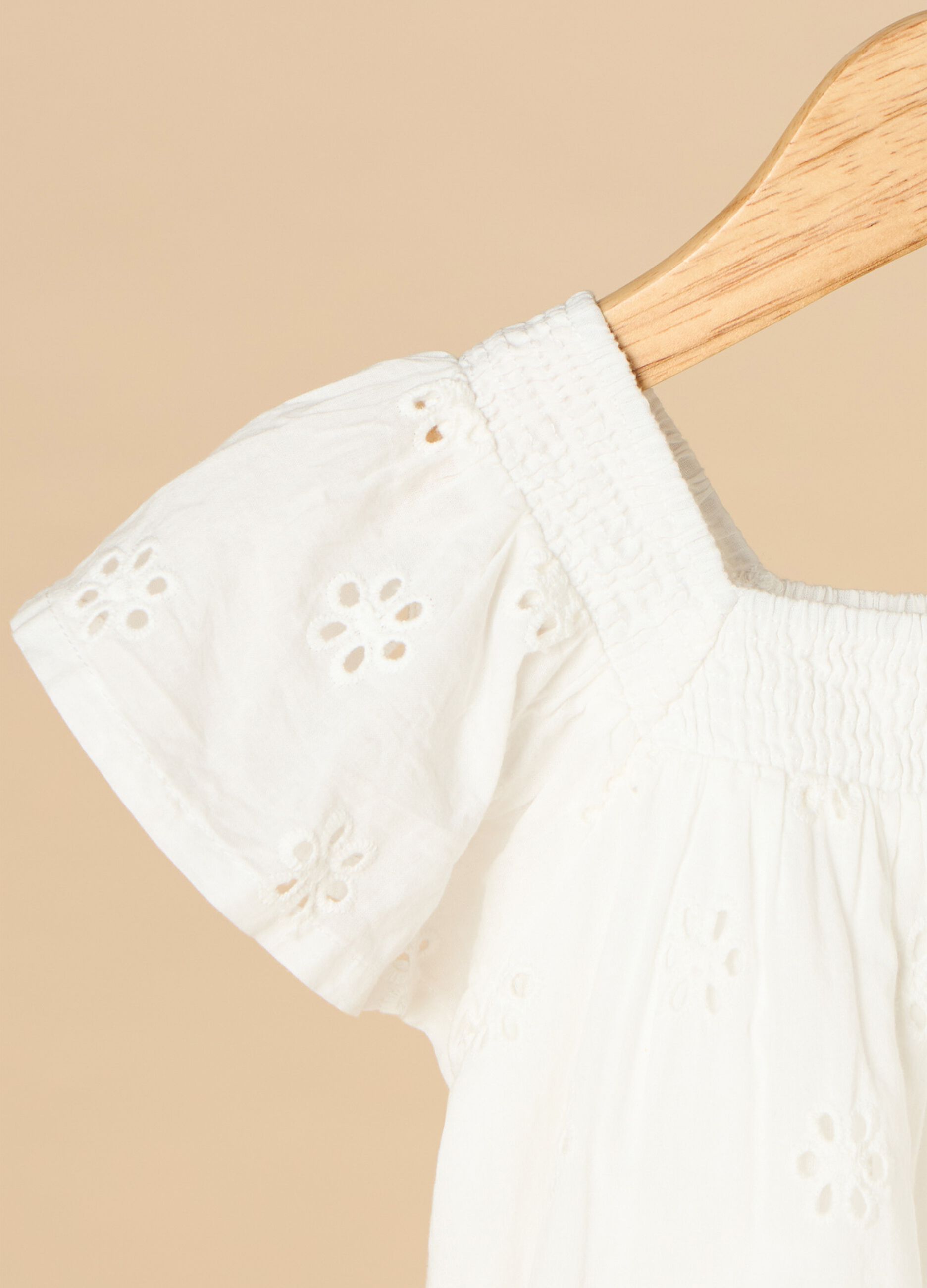 Top in cotton broderie anglaise