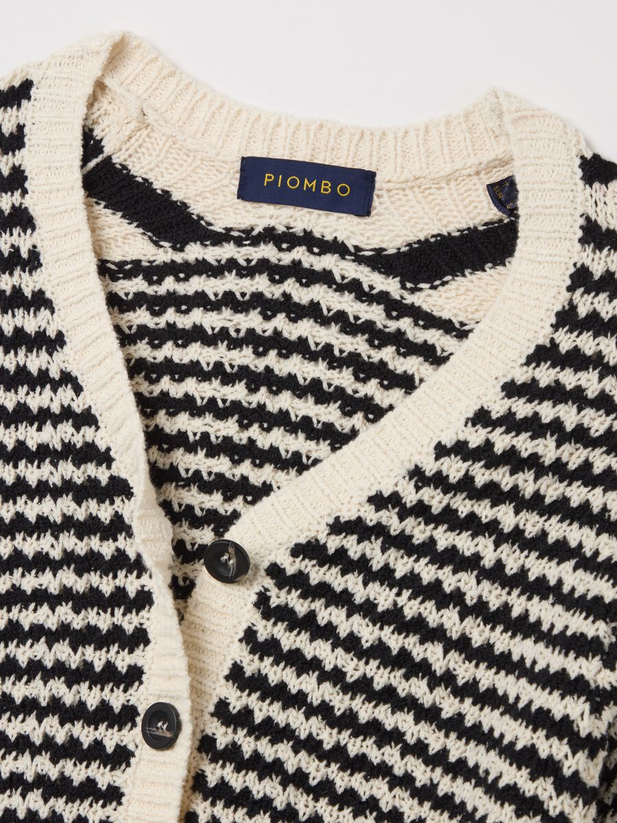Short-sleeved cardigan with striped design_5