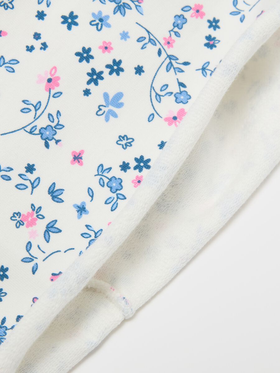 French terry hat with small flowers print_1
