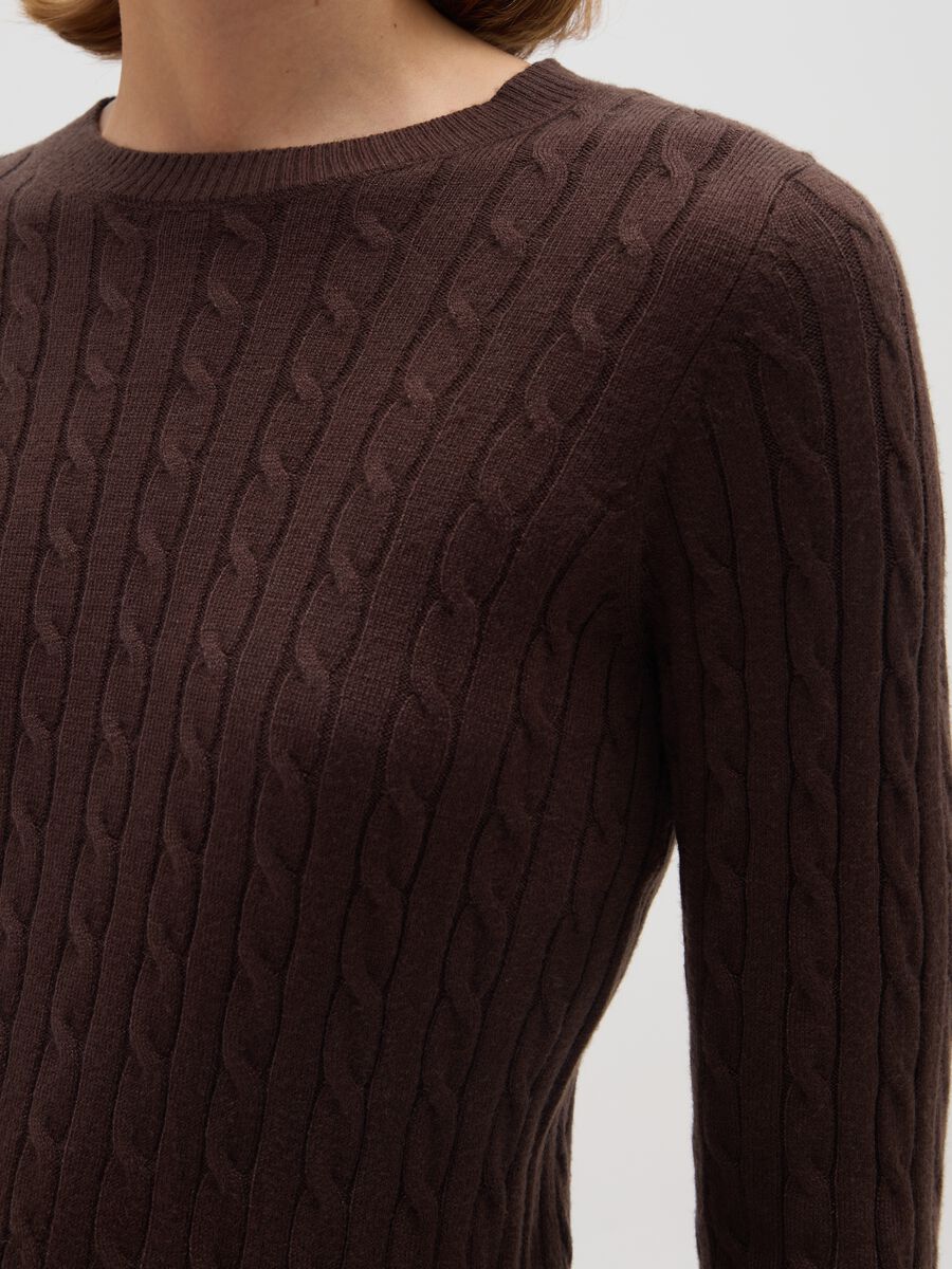 Brown Pullover with Round Neck_3