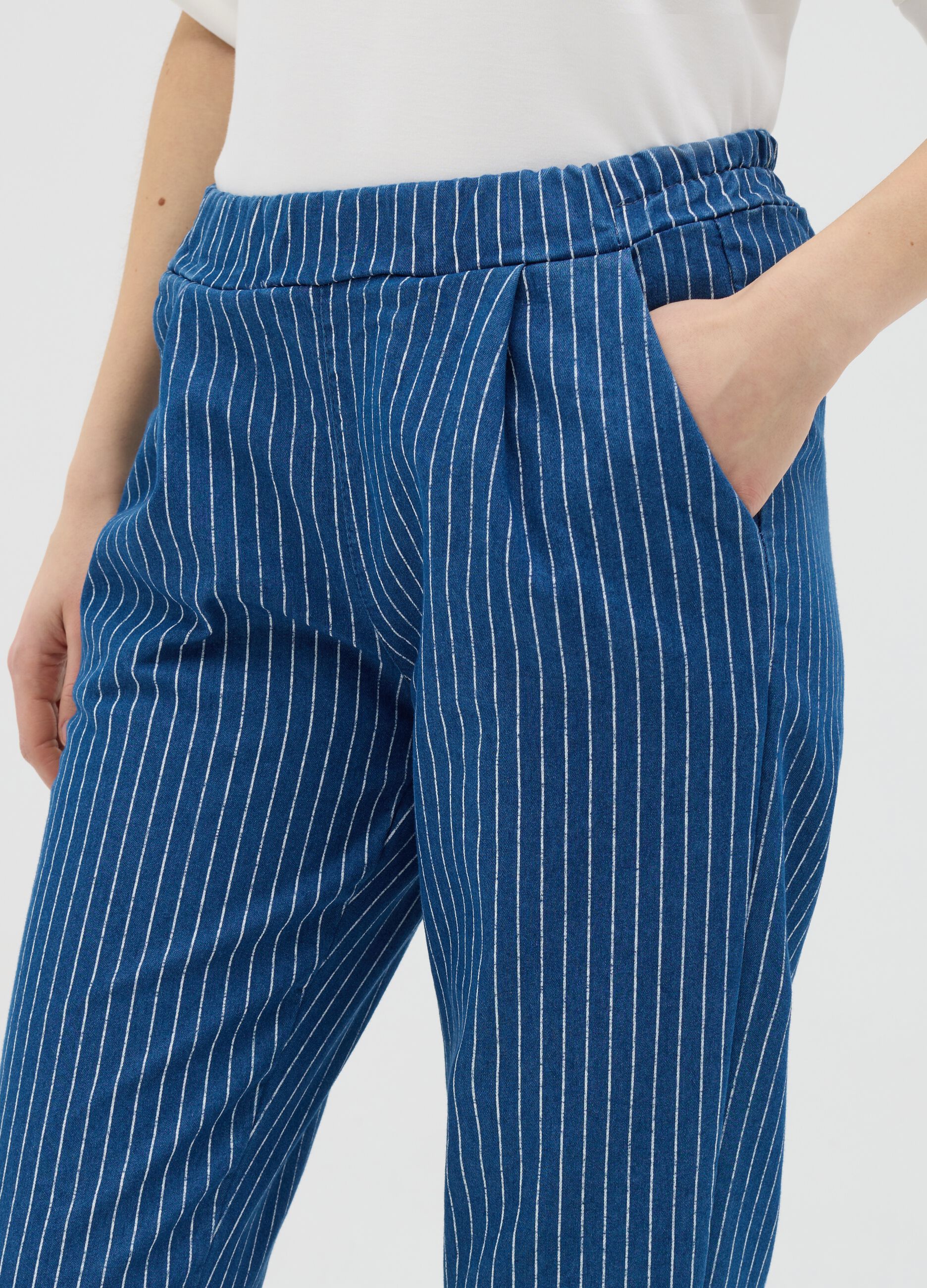 Blue cigarette trousers with striped pattern