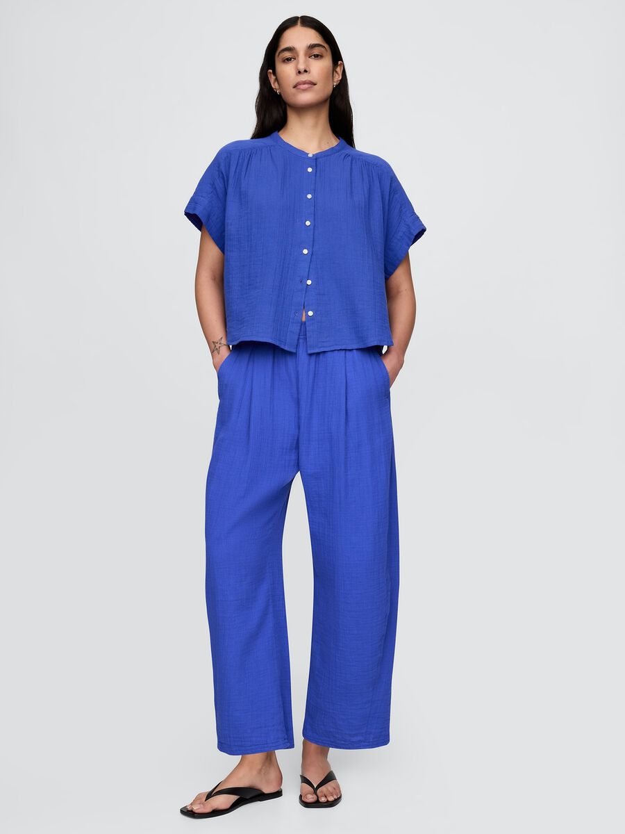 Blusa blu in misto cotone e viscosa con maniche corte_1