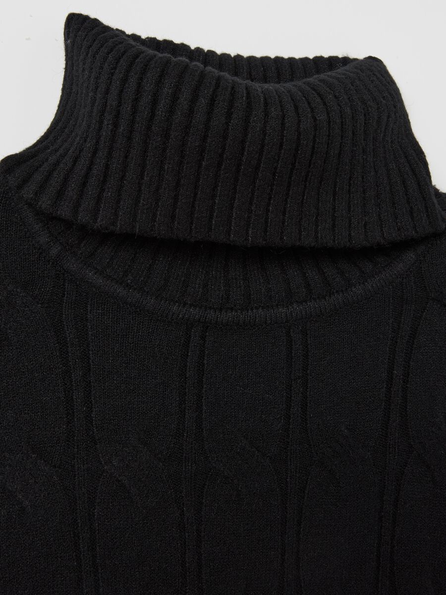 Cable-knit pullover with high neck_5