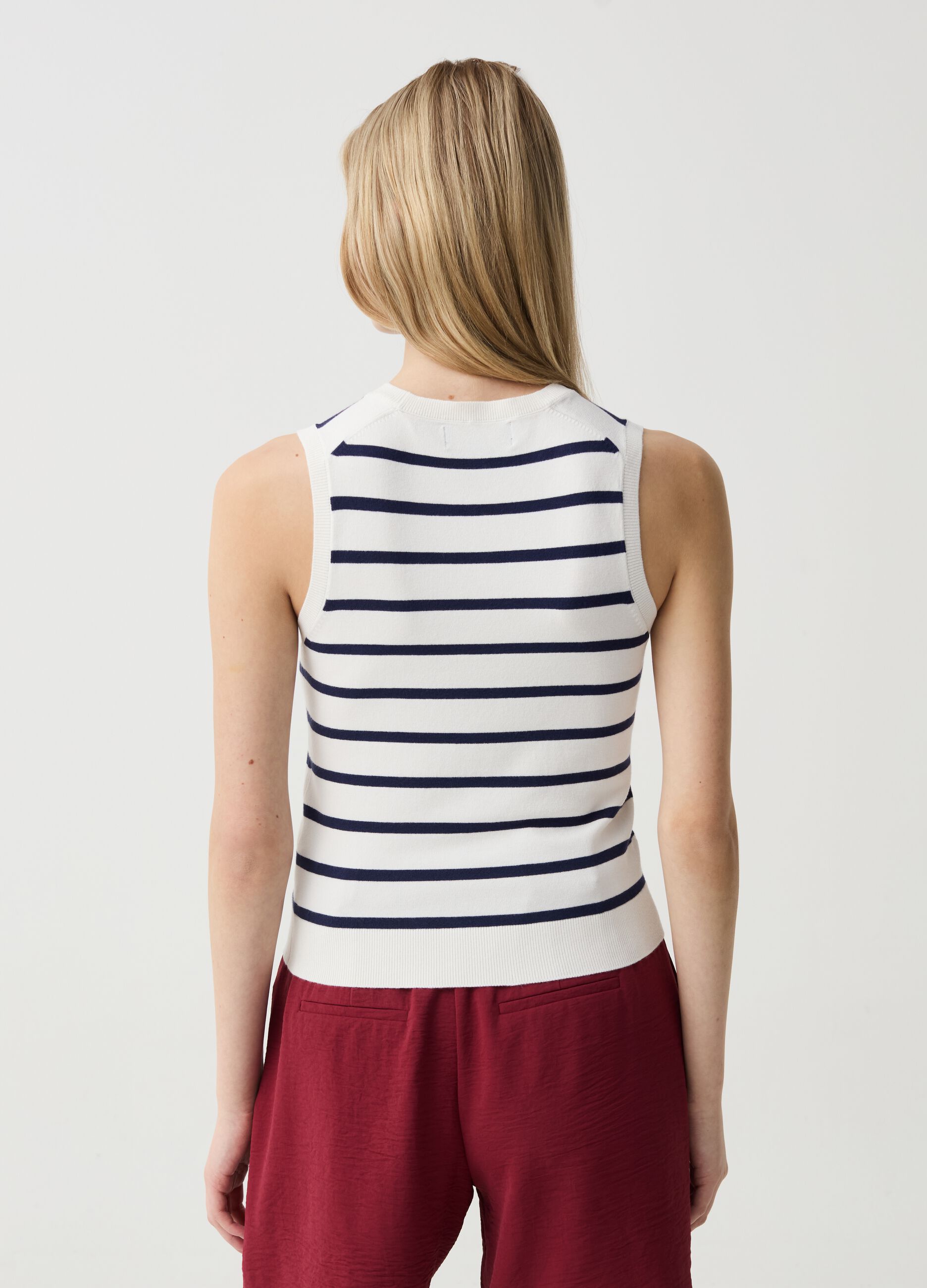 Striped tank top with round neck