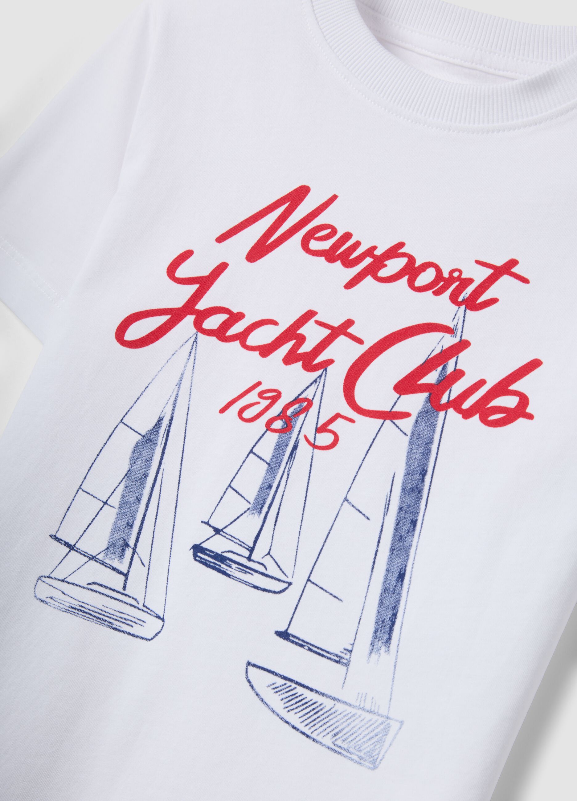 White pure cotton boys&rsquo; T-shirt with sailing print