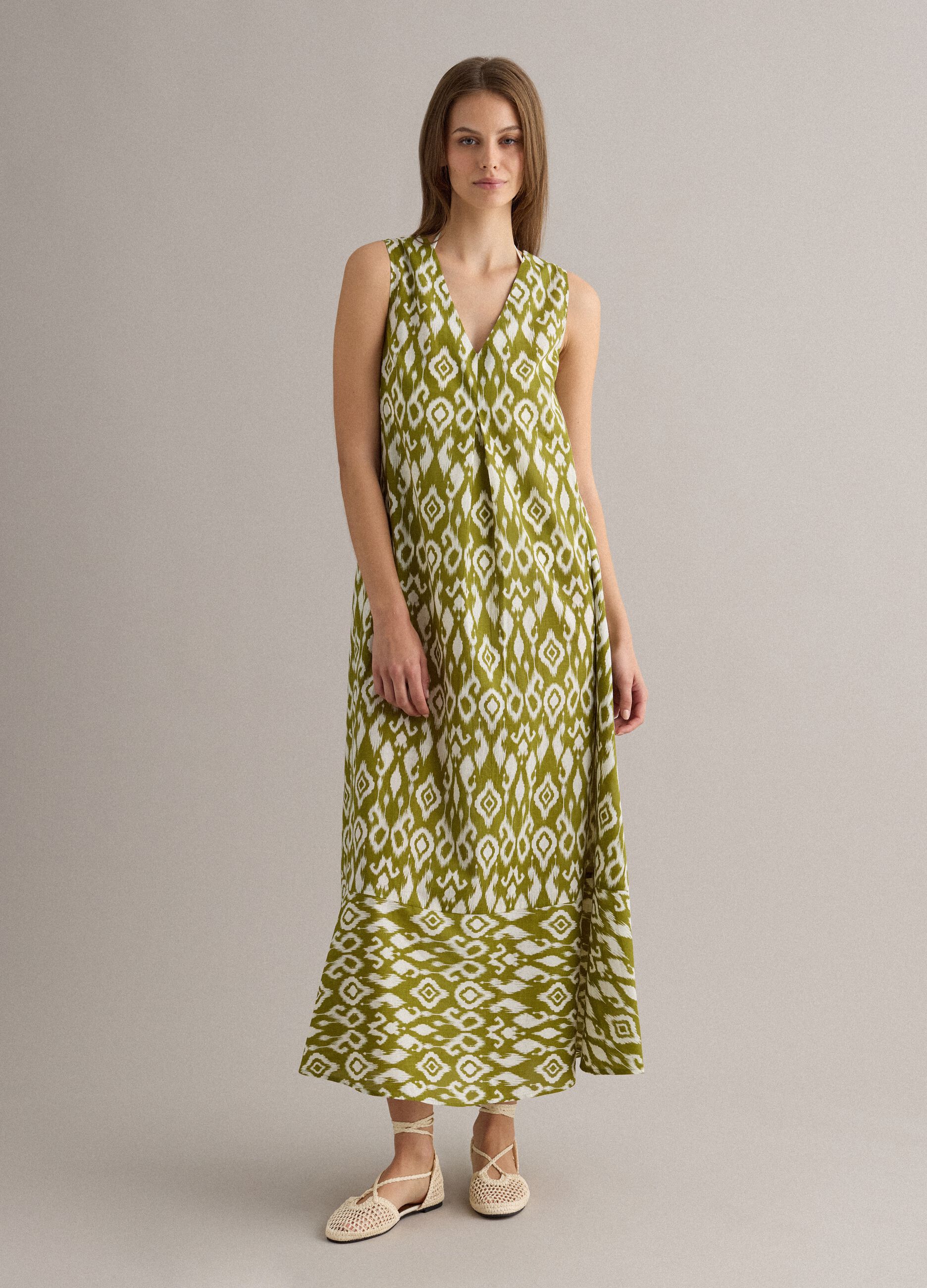 Green maxi dress in pure cotton with V-neck and print
