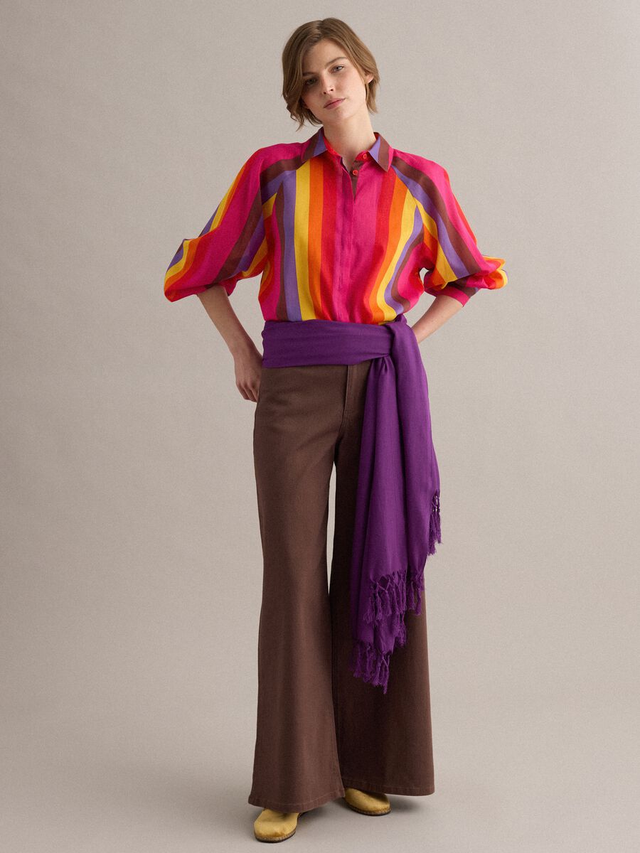 Sciarpa in misto viscosa e lino viola con frange_1