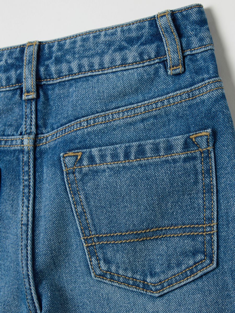 Culotte jeans with studs and abrasions_3