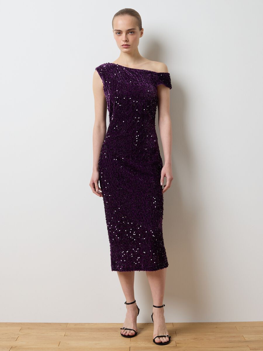 Abito viola con paillettes vestibilità fitted_1