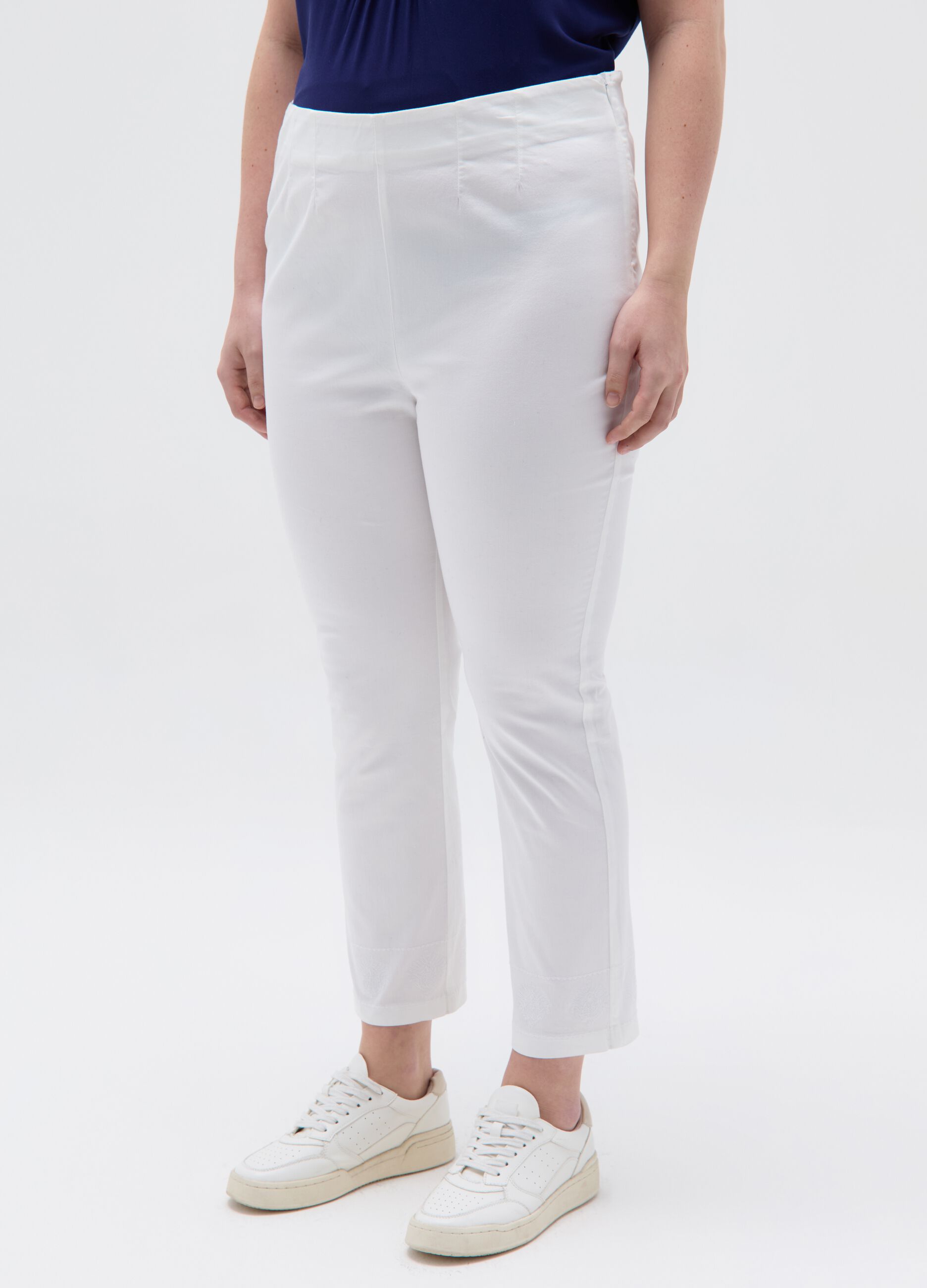 Curvy cigarette trousers with broderie anglaise